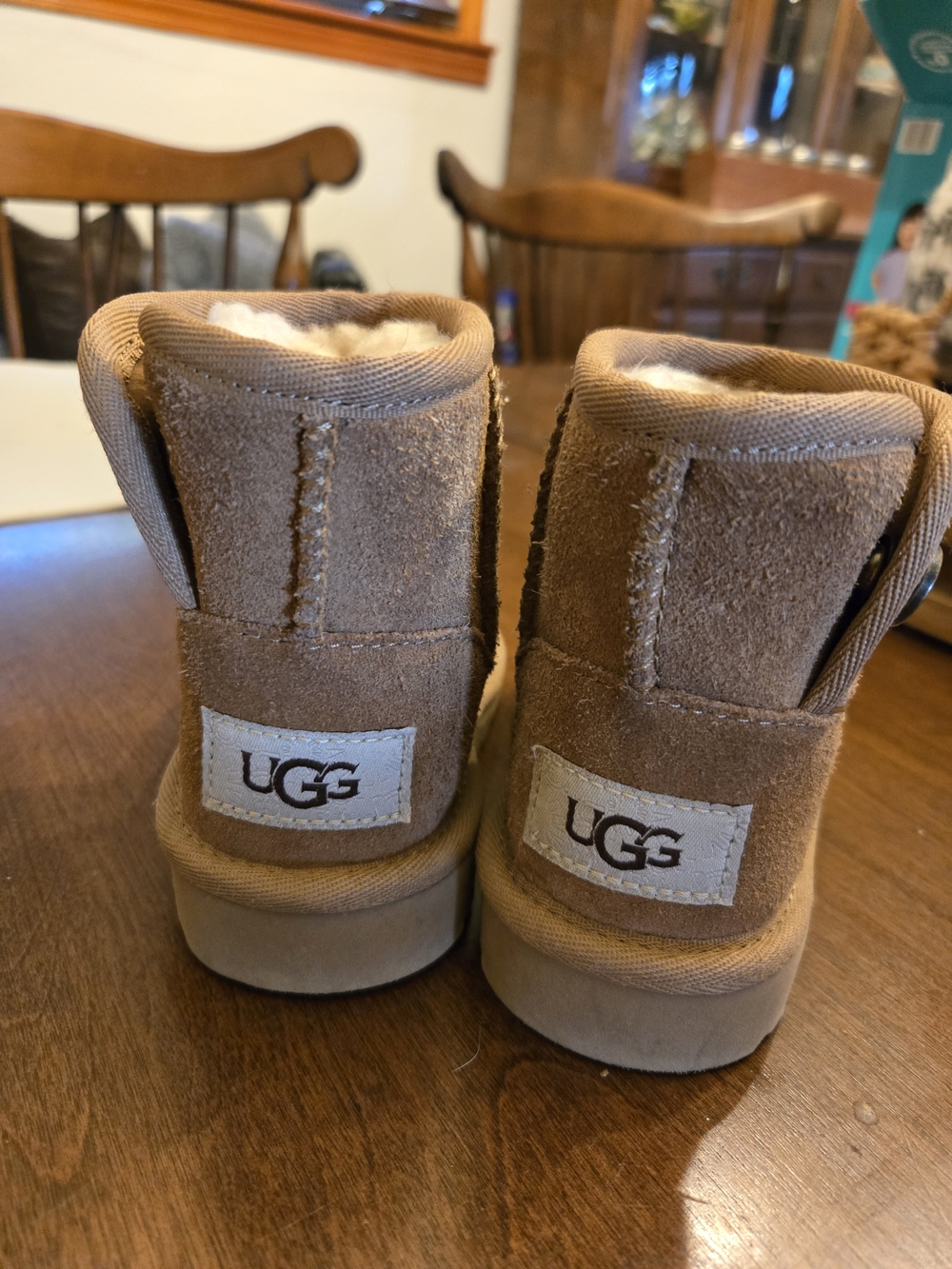 UGG  Jona Boots Toddler Size 6 Boots in Chestnut Brown Fur Lined